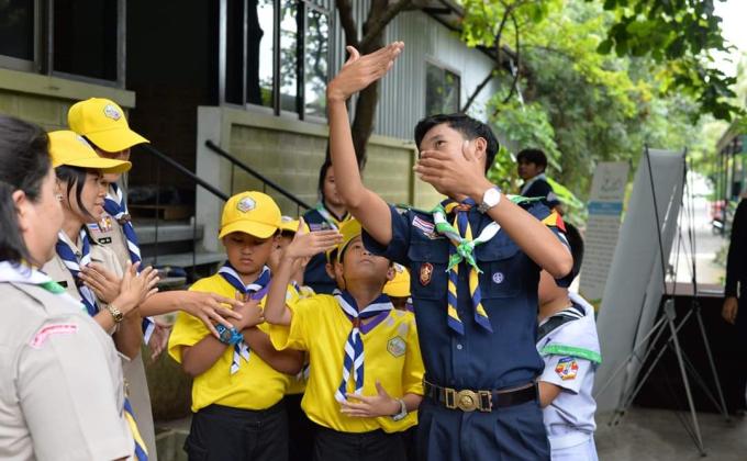 การทำสัญลักษณ์มือ