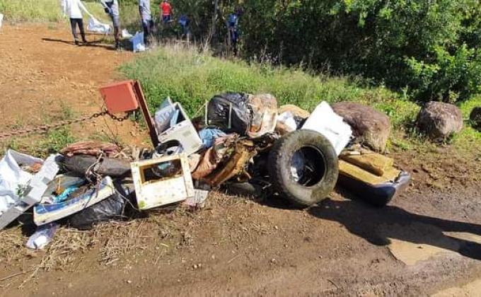 Scouts from different parts of Mauritius contributes to the collection of 30 tons of wastes.