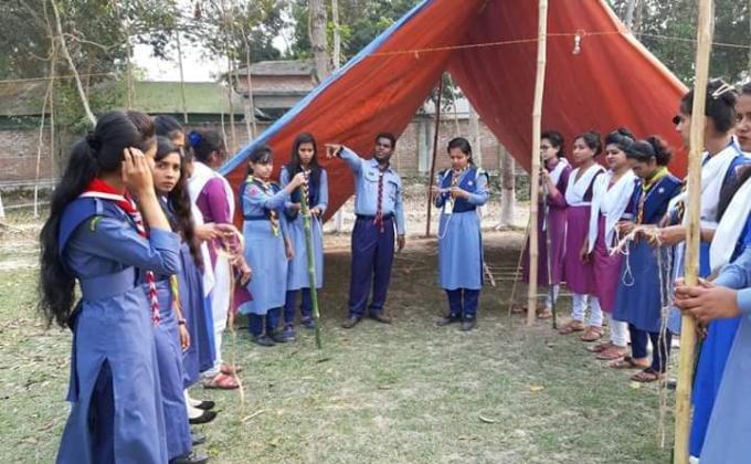 তাবু বাস