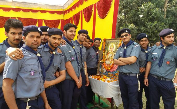 S.D. COLLEGE OF COMMERCE स्काउट गाईड (रोवर्स)-चीता टोली की कैंप के दौरान की कुछ छायाप्रती........
