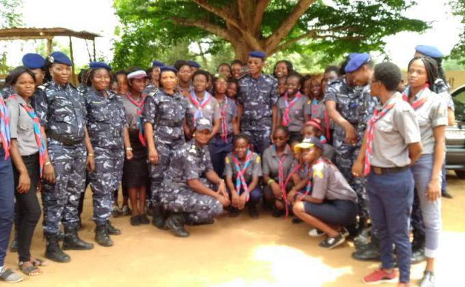 Célébration de la journée internationale de la femme par les guides du scoutisme universitaire du Benin 