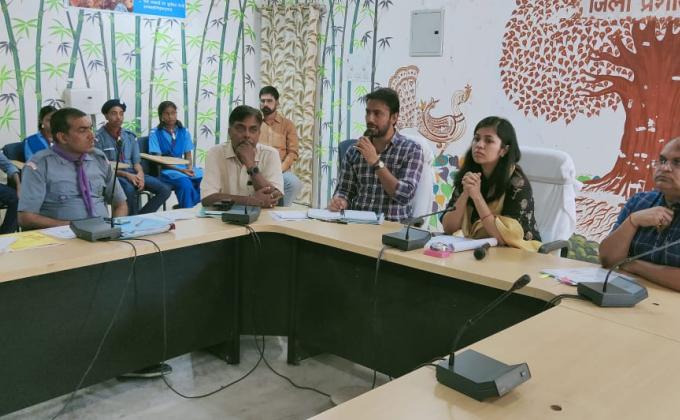 कार्तिक पूर्णिमा मेला में अपना सहयोग देने हेतु जिला पदाधिकारी ने किया स्काउट गाइड के साथ बैठक