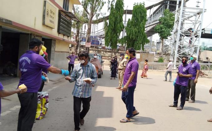 Food Distribution by Rovers of South Eastern Railway 