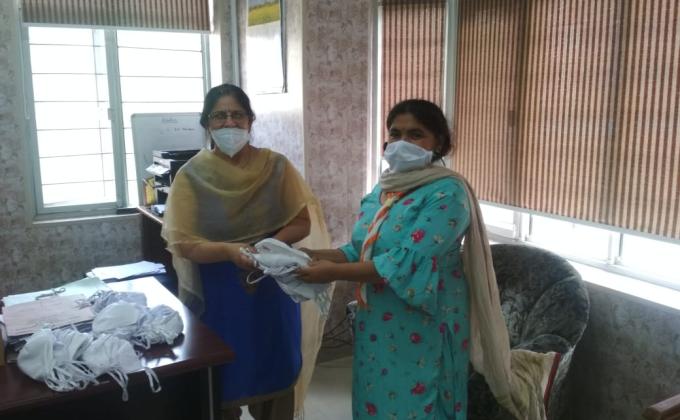 Handed over 100 mask to Chief Medical Officer Hamirpur 