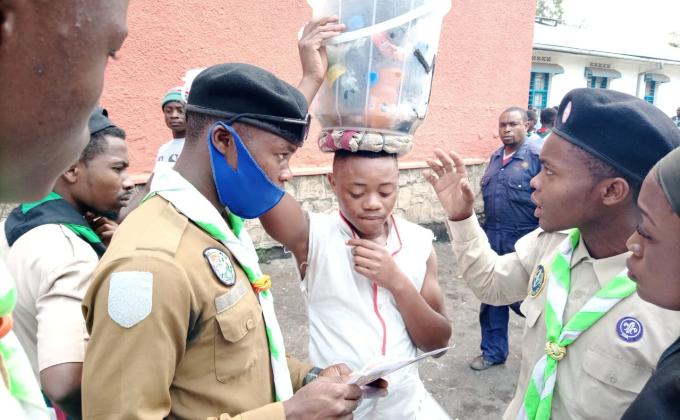 APRES L’ERUPTION DU VOLCAN NYIRAGONGO, LES SCOUTS DE GOMA ON ETE INITIES AUX CONDUITES A TENIR PENDANT UNE ERUPTION VOLCANIQUE