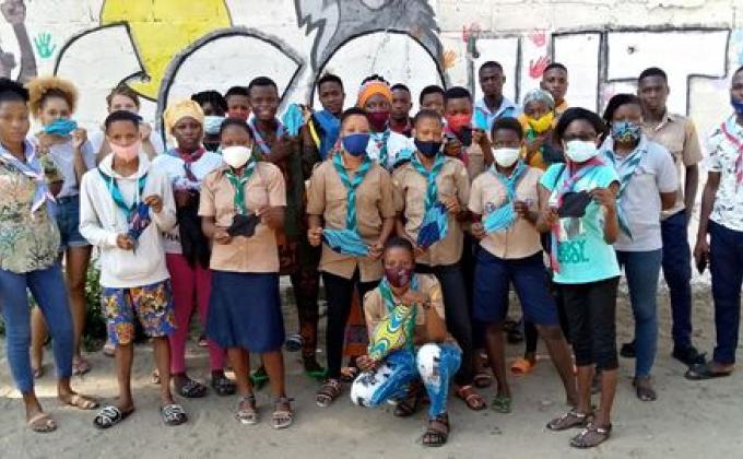 MenstruesTché : Atelier de fabrication des serviettes hygiéniques lavables et réutilisables. 