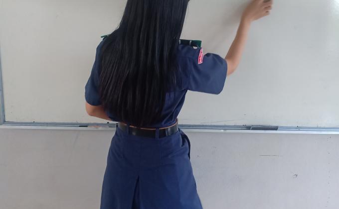 ทำความสะอาดกระดานเรียน