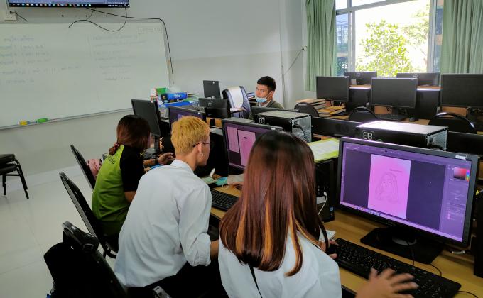 แนะนำ ให้ความรู้โปรแกรมคอมพิวเตอร์แก่นักเรียนในวิทยาลัยฯ 