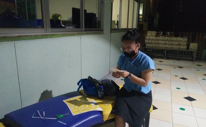 จิตอาสาตัดสติกเกอร์