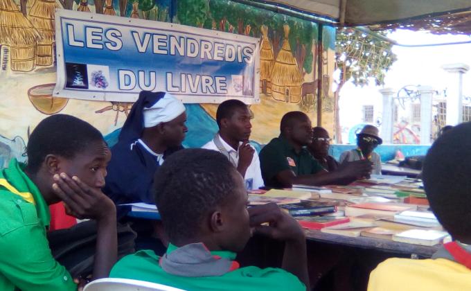 "Vendredi des livres" des scouts de guédiawaye 