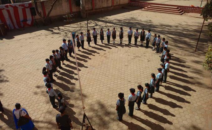 Holiday  cub bulbul  camp