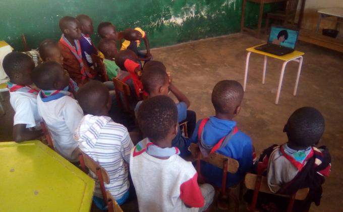 Projection film "livre de la jungle" aux louveteaux de la 15ème Dakar 