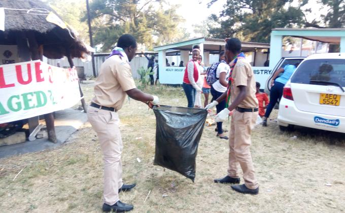Midlands province scouts conduct an information desk at an exhibition show #Zimbabwe 