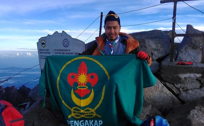 TWO SCOUTS REACH SUMMIT OF MOUNT KINABALU 2018 (MOP)