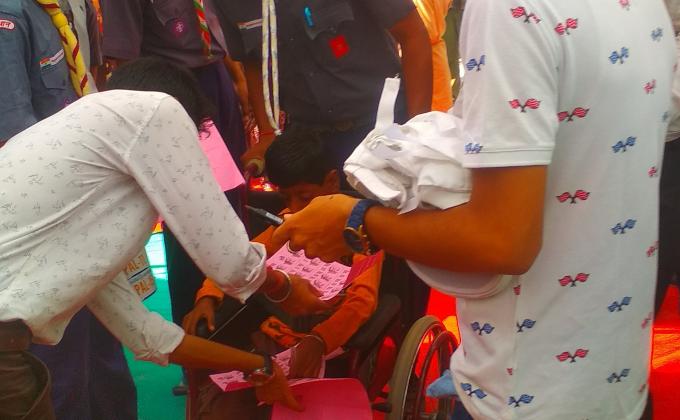 Rover ranger played with Inefficient children on Children's Day