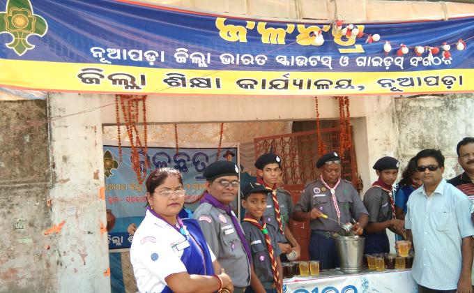 Day 4 of JALACHHATRA SERVICE CAMP (Cold water and soft drink distribution program)