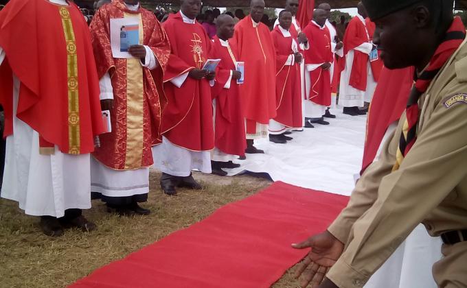 Soroti scouts Doing their Duty to God during the concecreation of of the new bishop of the Catholic Diocesis