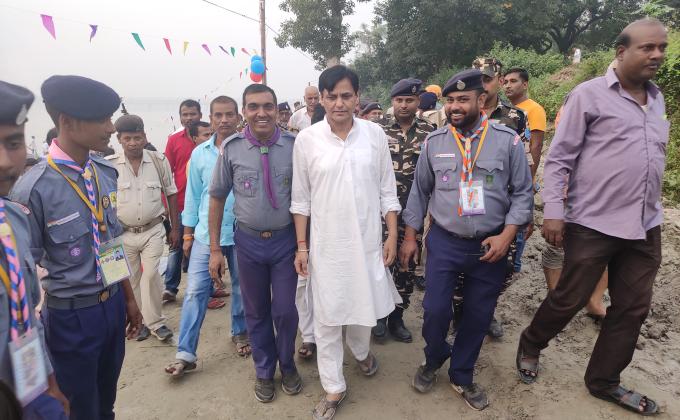 छठ महापर्व के अवसर पर स्काउट गाइड ने दिया से वा