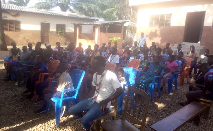 NOËL EN FAMILLE SCOUTE AVEC LES ORPHELINS DE L'ORPHELINAT LA PROVIDENCE DE LOKOSSA 