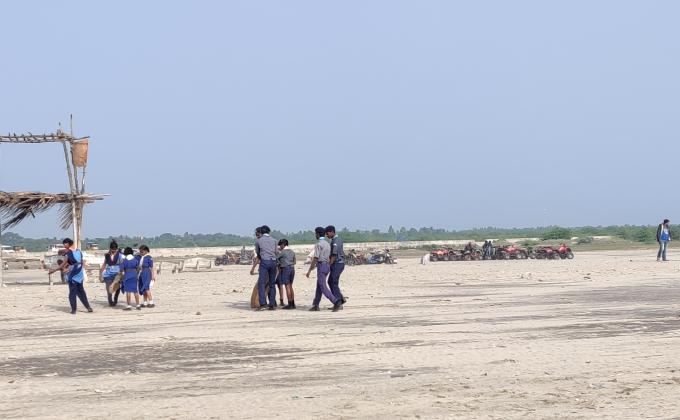 CLEANING BEACH