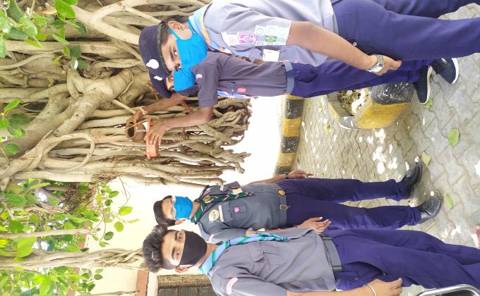 जगह जगह पर लगाए परिंडे