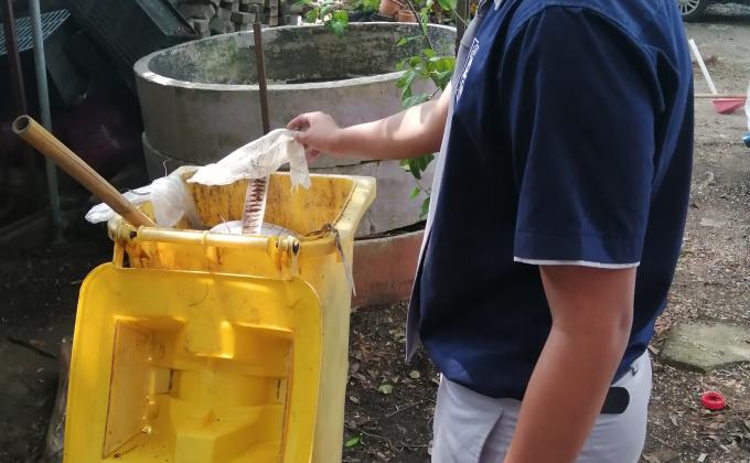 เก็บขยะ