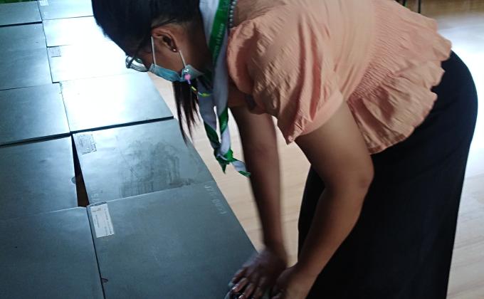 ทำความสะอาดโต๊ะเรียน