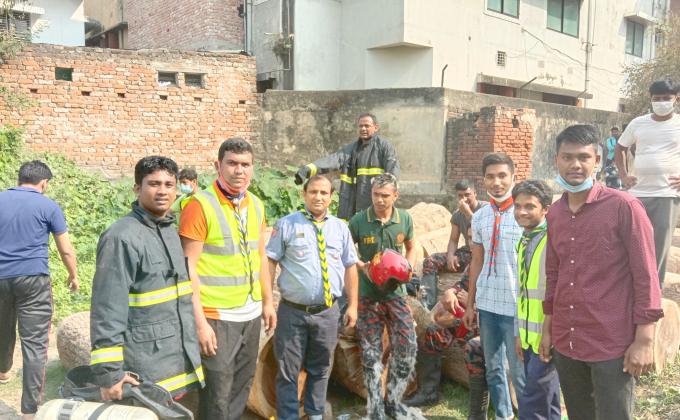 Bangladesh Scouts, Rajshahi District Rover worked with two units of the fire service to set fire to the cotton factory.