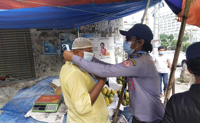 মাস্ক বিতরণ -মতিঝিল