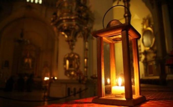 Sharing the Peace Light