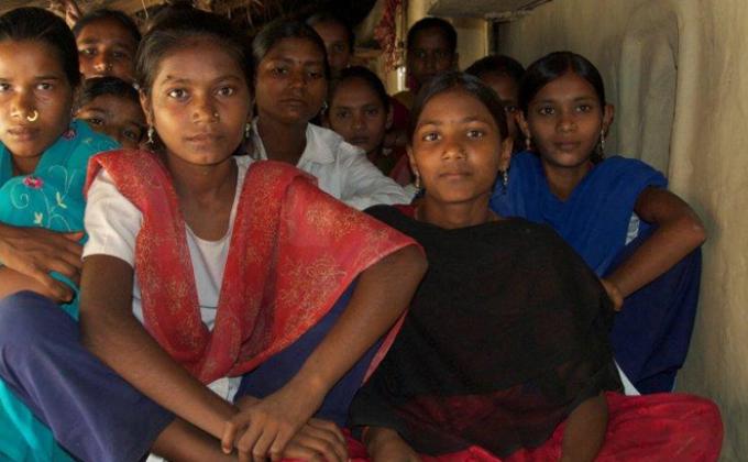 Motherhood in Childhood: Facing the challenge of adolescent pregnancy
