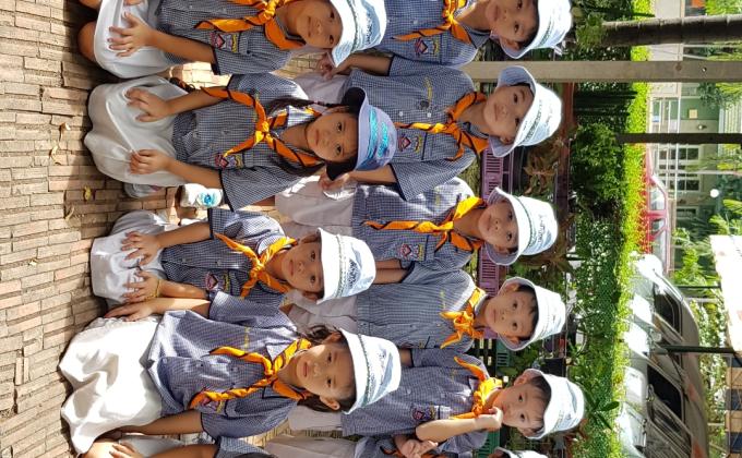 ลูกเสือฝึกปฏิบัติตามคำสั่งได้