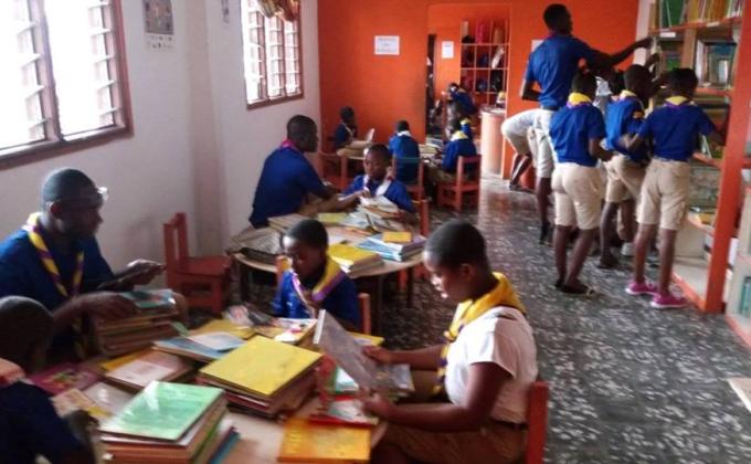 APPRENDRE LA PAIX PAR LES LIVRES