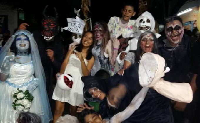 “Ángeles somos, del cielo venimos…”