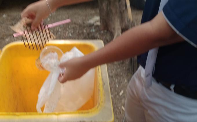 เก็บขยะ