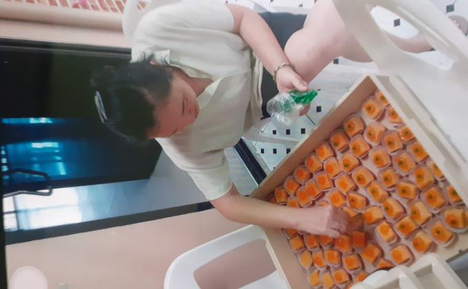 จัดเตรียมขนมถวายเพลพระ