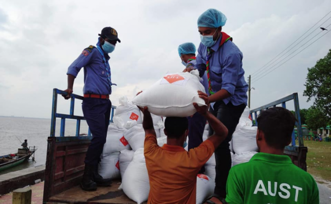 Distribution of food items among helpless distressed families

