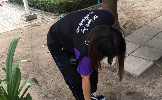 เก็บขยะบริเวรศาลาวิลัย