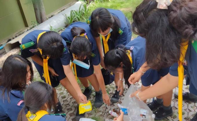 เก็บขยะในวิลัย