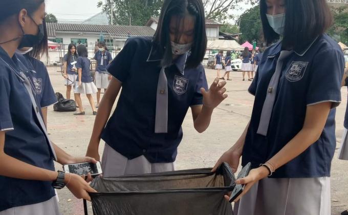 เก้บขยะที่ตลาดวันที่12ตุลาคม2563