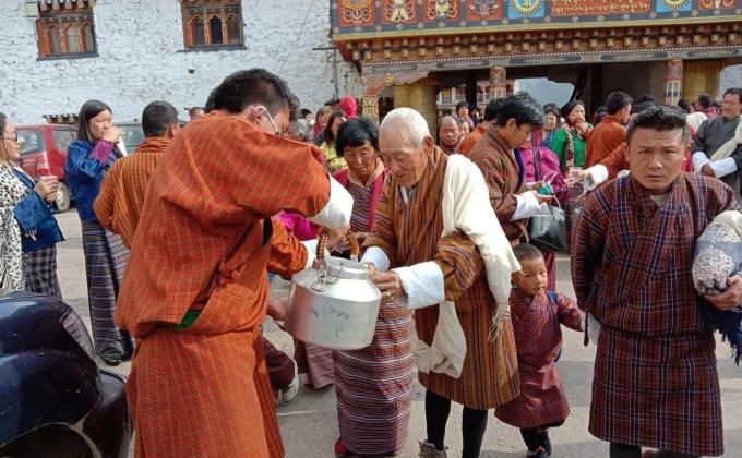 Serving for public at Kharchu