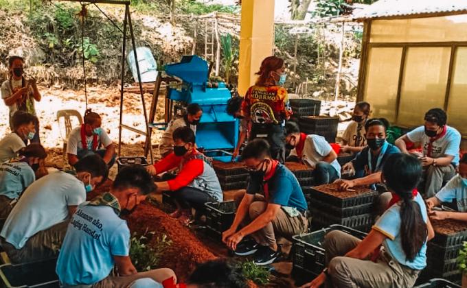 SATURDAY OUTDOOR ACTIVITY-SEED POTTING