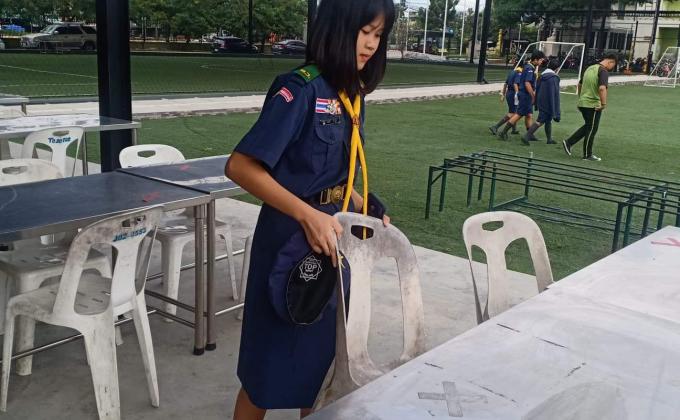 เก็บโต๊ะจัดโต๊ะโรงอาหาร