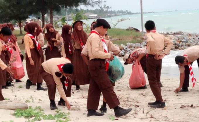 Clean the Enviroment on the Founder’s Day