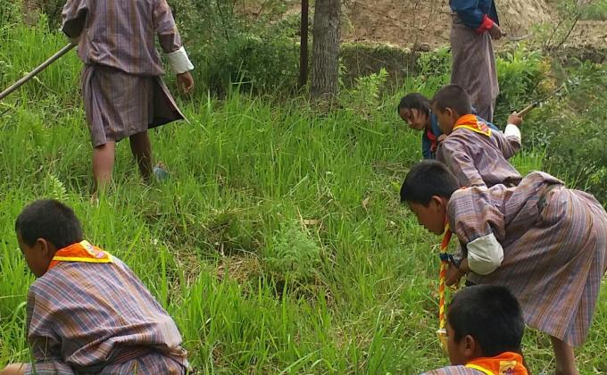 Making the surrounding greener and clean at Pakaling PS by planting trees and clearing bushes 