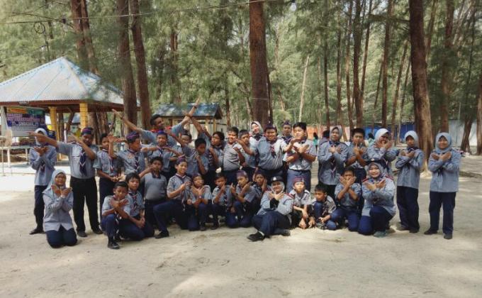 cikKelana : sukarelawan Perkhemahan Unit Beruniform SK Gong Badak, trg