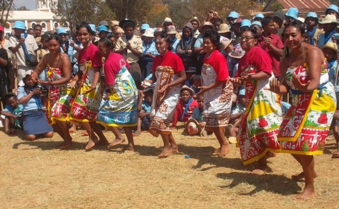 DANSES TRADITIONNELLES POUR MONTRER L'UNITE DANS LA DIVERSITE DURANT LE CAMP JUBILE