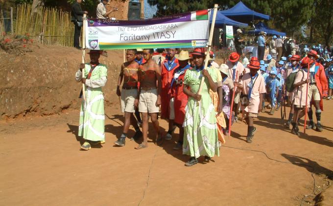 MARCHE POUR LA PAIX PENDANT L OUVERTURE DU CAMP JUBILE DU TILY ETO MADAGASIKARA