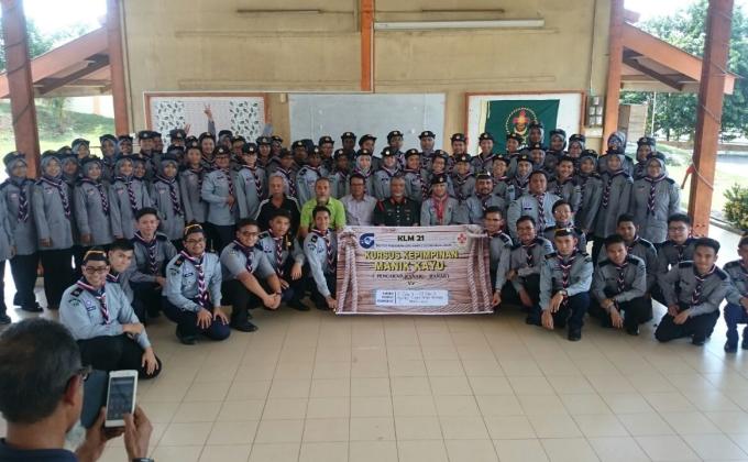 Manik kayu peringkat satu