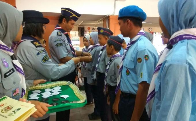 Upacara Majlis Penyerahan Sijil dan lencana WSEP serta lencana MOP (wosm) kepada peserta kem MOP dan WSEP daripada SMK Tunku Abdul Rahman (STAR)